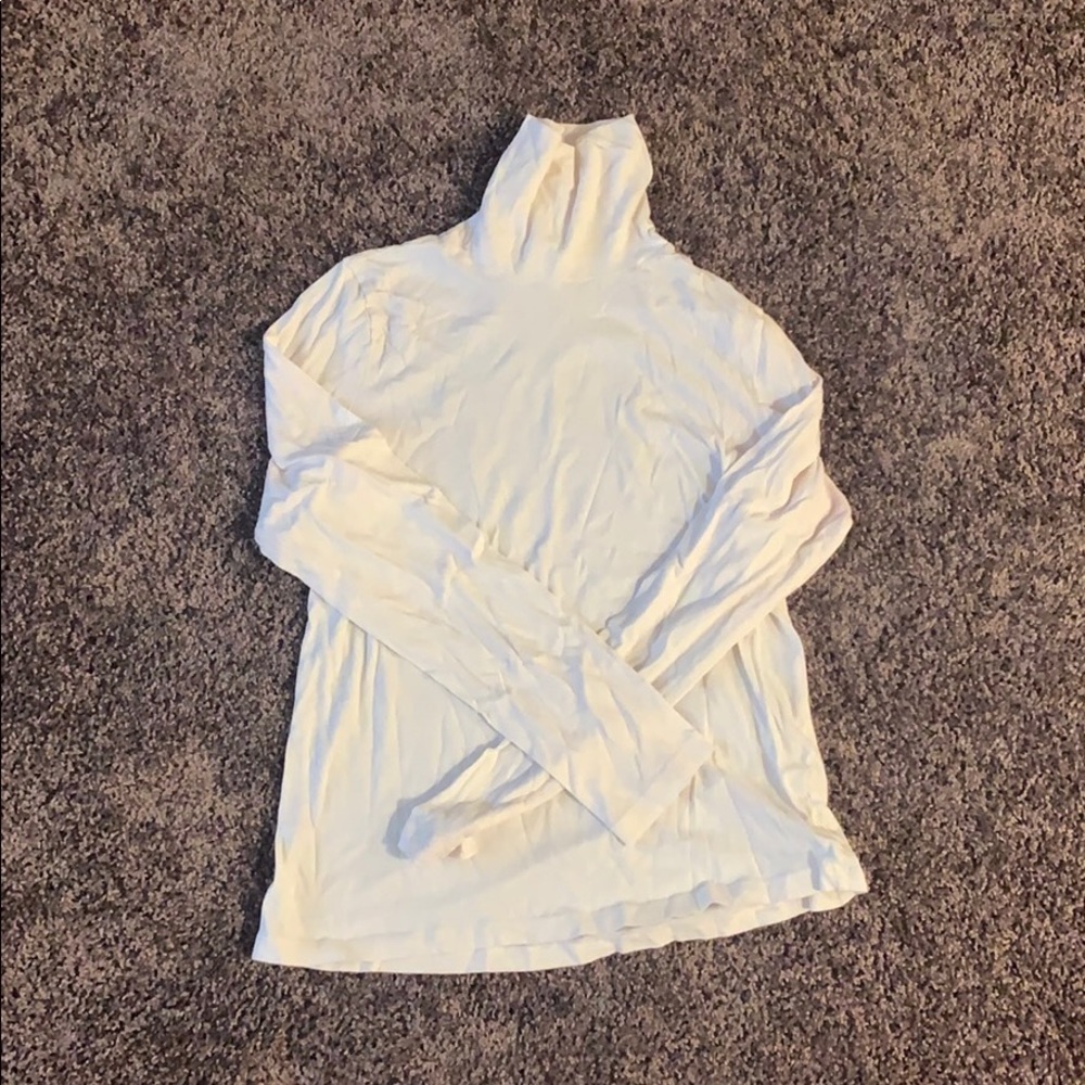 Cream tissue turtleneck